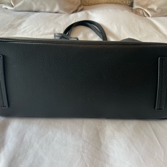 Marc Jacobs Black Pebbled Leather Tote with Gold Hardware - Picture 3 of 13